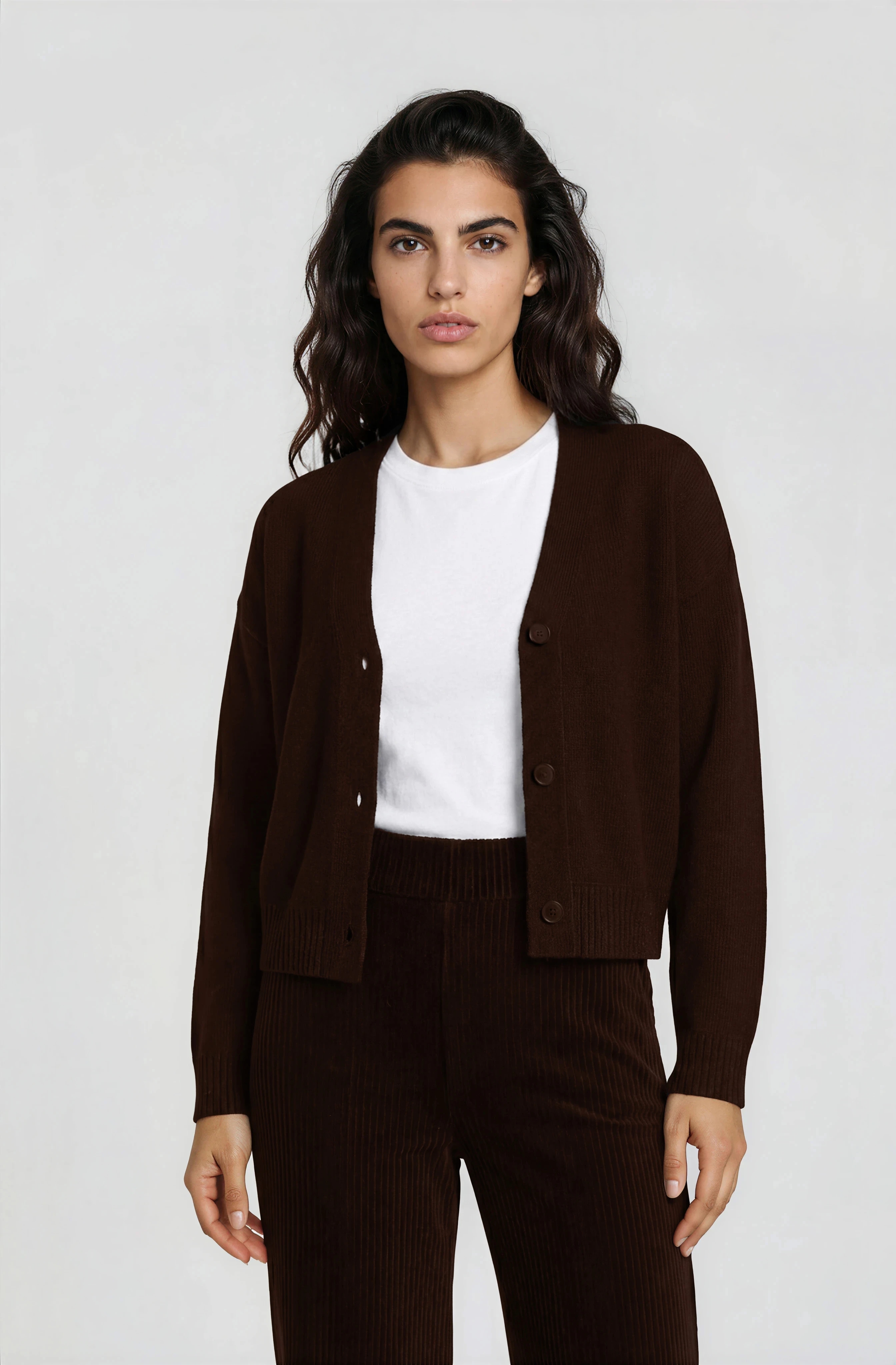 Milano Italy Damen‑Cardigan – Feinstrick in Dunkelbraun mit V‑Ausschnitt XS